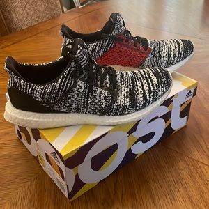 Missoni x Ultraboost Clima ‘Oreo’ with original black laces and red laces